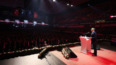 CHP’nin 39. Olağan Kurultayı Başladı: Özel’den “İktidar Yürüyüşü” Mesajı