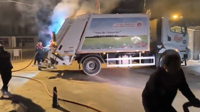 Çöp kamyonu alev aldı, şoför panik yapmadı! Yanan aracı itfaiye istasyonuna kadar sürdü