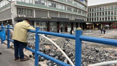 Bir kafes mutluluğa da zam geldi! Etikete rağmen emekliler vazgeçmiyor