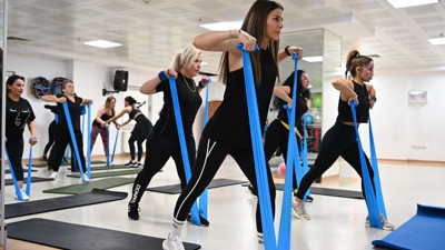 Mamak Belediyesi, Hidayet Türkoğlu'nda pilates ve zumba derslerini başlattı!