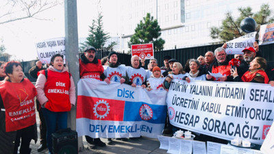 DİSK Dev. Emekli-Sen'den TÜİK önünde hükümete sert tepki: Sadaka ekonomisini reddediyoruz!
