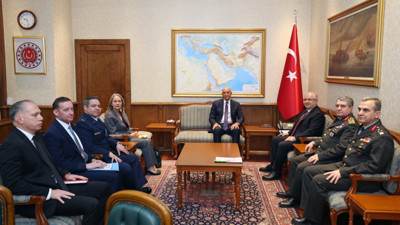 MSB’nin oturma düzeni tartışma yarattı! Ankara'da Tom Barrack krizi