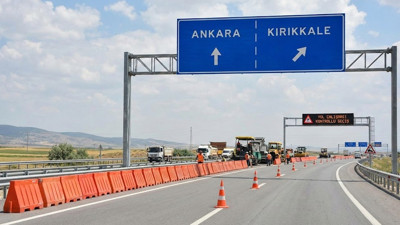Ankara’dan çıkacaklar dikkat! O yolda şeritler kapatıldı