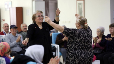 Türküler söylendi, gönüller birleşti: Yenimahalle’de 'İkinci Bahar' neşesi!