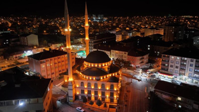 Yozgat Sorgun'da teravih coşkusu: Vatandaşlar camilere koştu