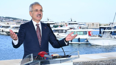 Bakan Uraloğlu duyurdu: Deniz ticaretinde tüm zamanların şubat rekoru kırıldı!