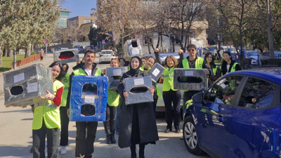Ahbap Ankara’dan örnek proje: Atık malzemeler "Pati Konutları"na dönüştü!