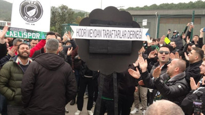 Kocaelispor’dan TFF’ye siyah çelenkli protesto: "Sabrımız tükendi!"