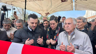 İlber Ortaylı Fatih Camii'nden ebediyete uğurlanıyor!