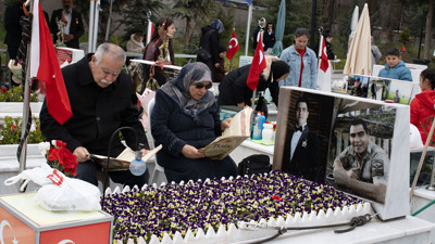 TÜGŞAV, şehitleri bayram arifesinde andı