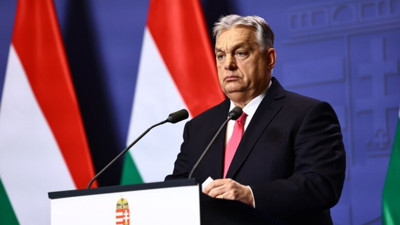 Macaristan'da 16 yıllık Orban dönemi sona erdi! Muhalefet, iktidar oldu