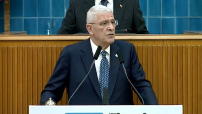 Müsavat Dervişoğlu partisinin 15 Nisan grup toplantısında konuşuyor