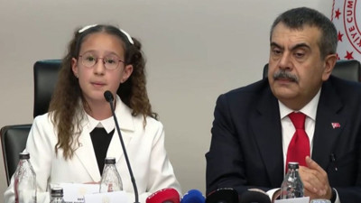 Bakan Tekin’den 23 Nisan’da anlamlı devir: Koltuk çocuklara emanet