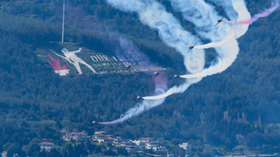 Türk Yıldızları Çanakkale gösterisi büyüledi: Gökyüzünde büyük şov