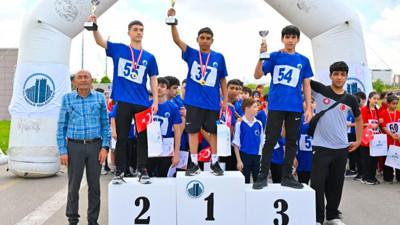 Altındağ Belediyesi gençlik koşusu: 168 öğrenci kıyasıya yarıştı