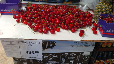 Reyonlarda "egzotik" asgari ücret: Yaban mersininin kilosu 1.690 TL, kiraz 495 TL!