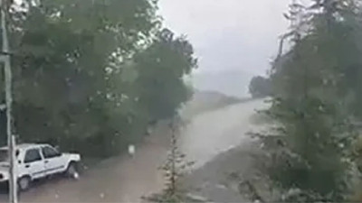 Ankara'daki yağış Kahramankazan'da doluya dönüştü