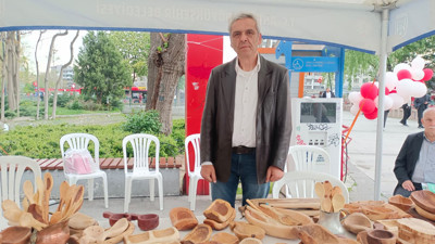 Seslendirmeyi bıraktı, Nallıhan’da ahşaba hayat veriyor