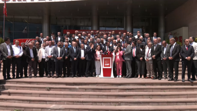 CHP'li 74 il başkanı genel merkezde! 833 imza genel merkeze sunuldu