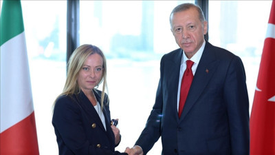 Meloni sigarayı bıraktı mı? Erdoğan'ın sözleri yeniden gündemde!