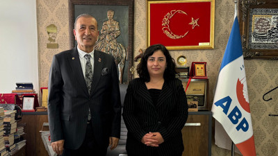 Özel’in ABP’ye geçeceği iddialarına Bedri Yalçın’dan yanıt! Yavaş’ın resmi neden parti genel merkezinde asıldı?