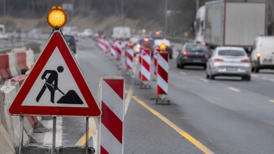 Karayollarında bakım mesaisi sürüyor: Trafik hangi noktalarda yavaşlayacak?
