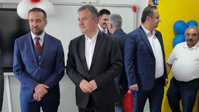 Çubuk karne töreninde öğrencilerin heyecanına ortak olundu
