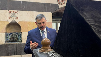 İçişleri Bakanı Mustafa Çiftçi, Selahaddin Eyyubi'nin türbesini ziyaret etti