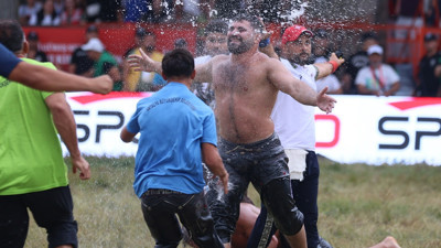 665. Kırkpınar Yağlı Güreşleri'nin başpehlivanı Erkan Taş oldu