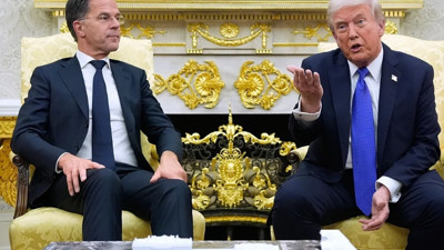 Trump gemileri yaktı: "Onlar pislik, İran’la müzakere vakit kaybı!"