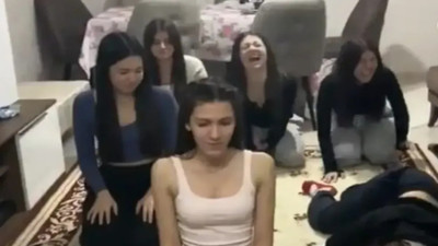 Namazla Dalga Geçen Kızlara Bakın Ne Oldu?