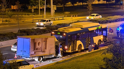Keçiören'de korkutan kaza: EGO otobüsüne arkadan çarptı!