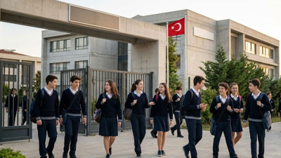 Okullar podyum, veliler müşteri oldu: Eğitimde 'kıyafet' sınavı tekrar başlıyor