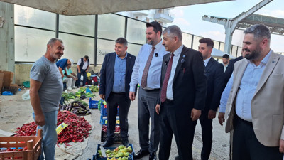 Anahtar Parti Kırıkkale pazarında: Esnafa rozet, vatandaşa "umut" mesajı