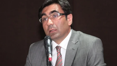 Prof. Dr. Hakan Candan kimdir? Bahar Candan'ın babası hangi mesajları attı?