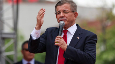Sözlerinin arkasında, pratiğinin neresinde?