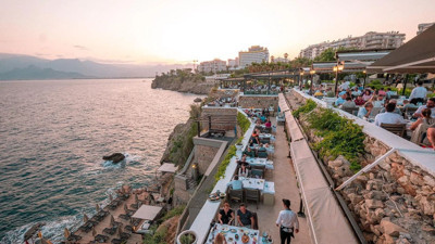 Türkiye turizmde yükseliyor, yerli turist fiyatlarla boğuşuyor