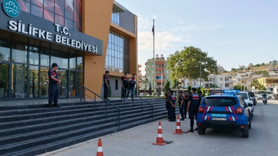 Silifke Belediyesi'nde ikinci dalga: Başkan yardımcıları ve kritik müdürler gözaltında!