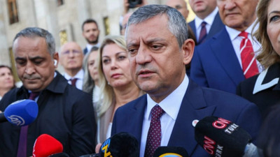 Özgür Özel’den Silifke’de çeyrek altınlı iktidar hesabı!