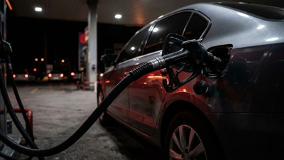 Akaryakıtta çifte değişim beklentisi: Motorine zam, benzine indirim geliyor!