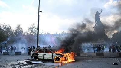 Paris'teki protestoların siyasi sonucu ne olacak? Berk Esen Yeni Ankara'ya konuştu