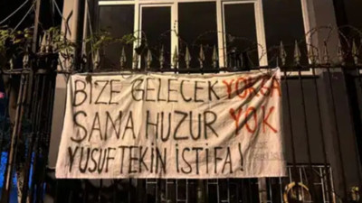 Bakan Tekin'e istifa pankartı açan öğrenciler tutuklandı!