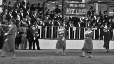 İlk Cumhuriyet Bayramı'nda hangi şehirlerde tören yapıldı?