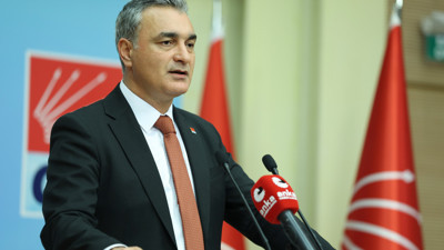 CHP'de kurultay takvimi ertelendi