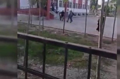 Kız öğrenci pompalı tüfekle geldi - Resim: 2