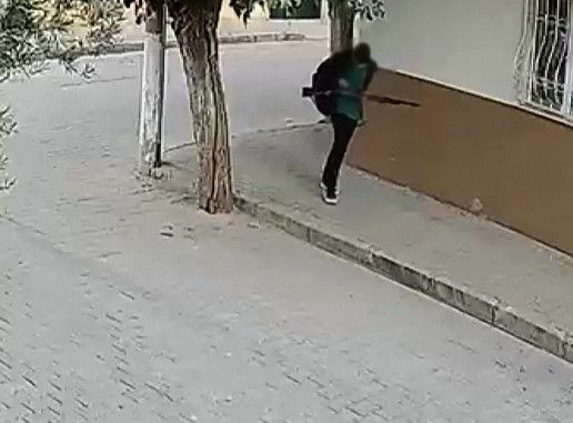 Manisa'da okul saldırısı: Silahlı saldırganın görüntüleri - Resim: 5