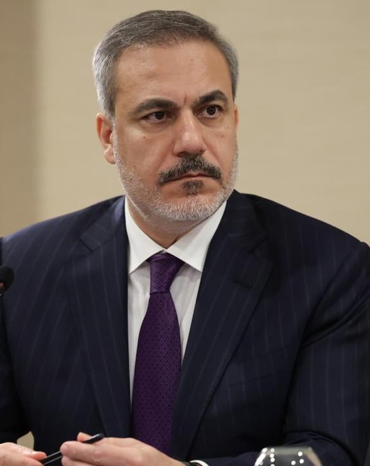 Hakan Fidan'dan YPG açıklaması: Askeri gücünün yok edilmesi önceliğimiz