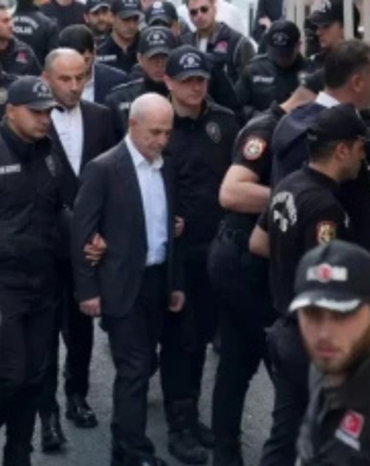 Belediyelere yolsuzluk soruşturması! 5 Belediye Başkanı tutuklandı