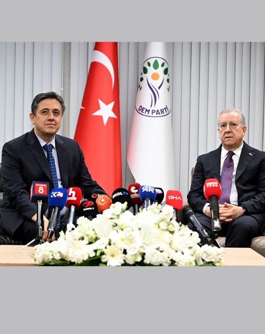 DEM'den MHP'ye bayram ziyareti: Toplumsal barış mesajı verildi