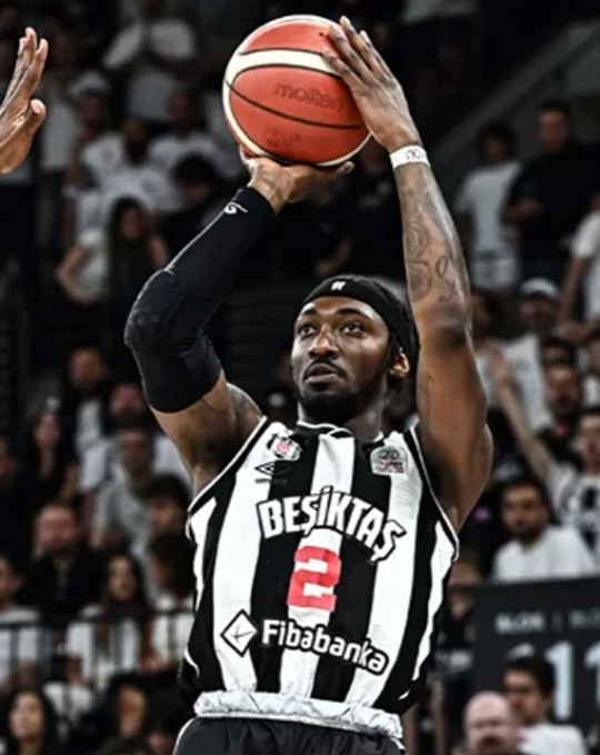 Beşiktaş’tan dev galibiyet! Final serisinde kartlar değişti